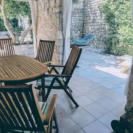 Rector'S Villa - Charming Retreat In Old Town With Jacuzzi In Private Courtyard Rab Town Esterno foto