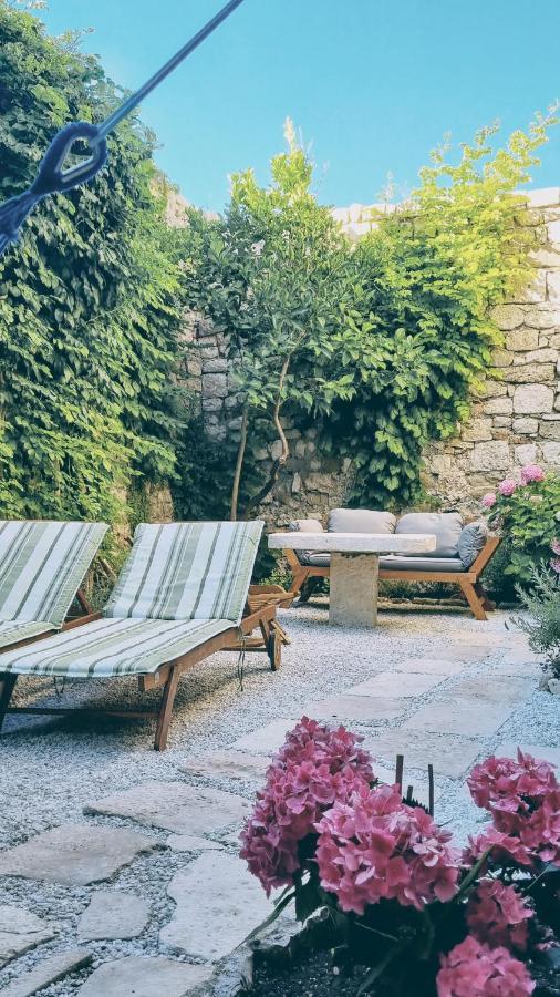 Rector'S Villa - Charming Retreat In Old Town With Jacuzzi In Private Courtyard Rab Town Esterno foto