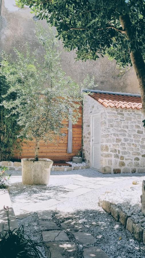 Rector'S Villa - Charming Retreat In Old Town With Jacuzzi In Private Courtyard Rab Town Esterno foto